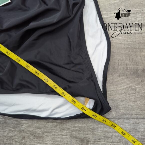 Eomenie Cross Front Cut Out One Piece Swimsuit Size XL - Picture 6 of 7